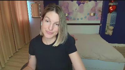 EmilyWalkeri live cam on Cam4