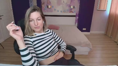 EmilyWalkeri live cam on Cam4
