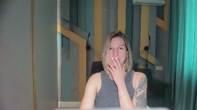 EmilyWalkeri live cam on Cam4