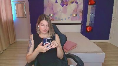EmilyWalkeri live cam on Cam4