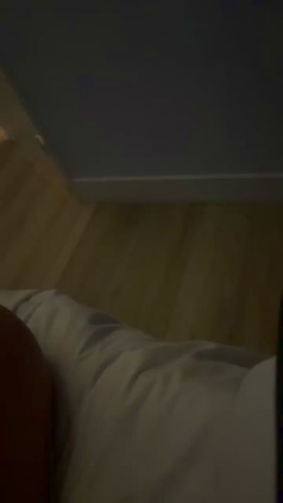 EmilyXfr 来自 法国 的 女性 直播摄像头