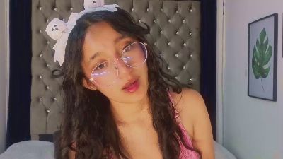 Emily_Blush live cam on Cam4