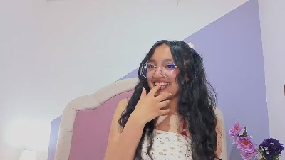 Emily_Blush live cam on Cam4