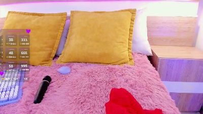 Emilyblussh live cam on Cam4