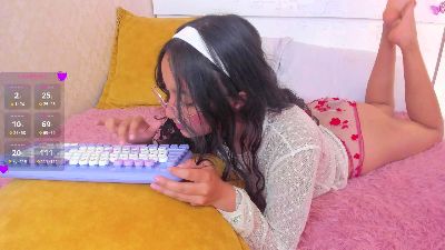 Emilyblussh live cam on Cam4