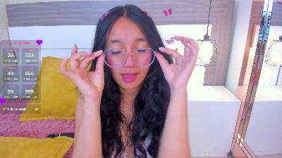 Emilyblussh live cam on Cam4