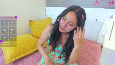 Emilyblussh live cam on Cam4