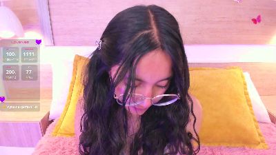 Emilyblussh live cam on Cam4