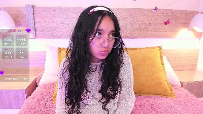 Emilyblussh live cam on Cam4