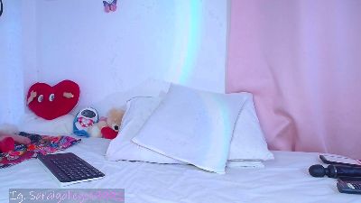 Emilymeow99 live cam on Cam4
