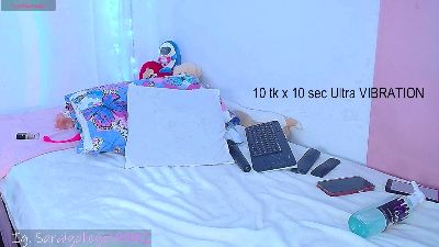 Emilymeow99 live cam on Cam4
