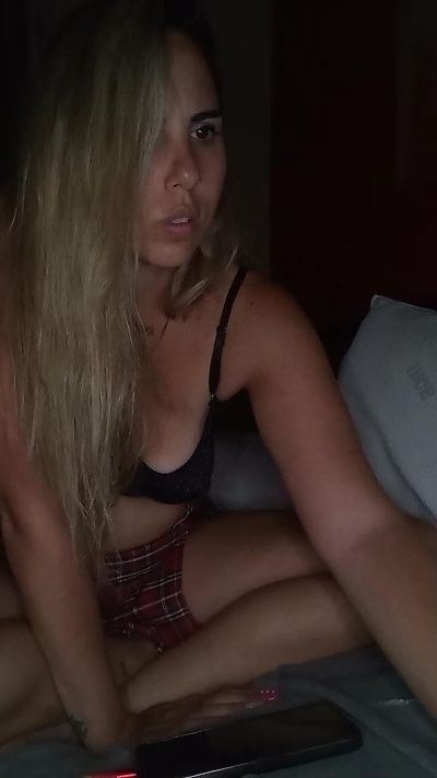 Emilyvuxa live cam on Cam4