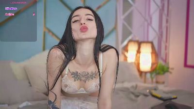 EmilyyMoon live cam on Cam4