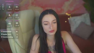 EmilyyMoon live cam on Cam4