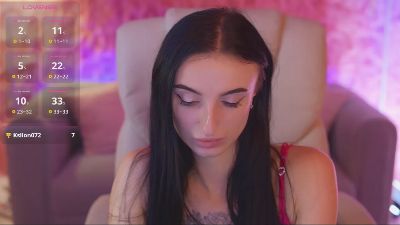 EmilyyMoon live cam on Cam4