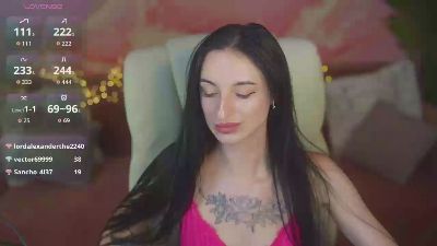 EmilyyMoon live cam on Cam4