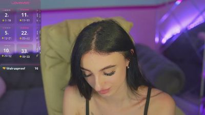 EmilyyMoon live cam on Cam4