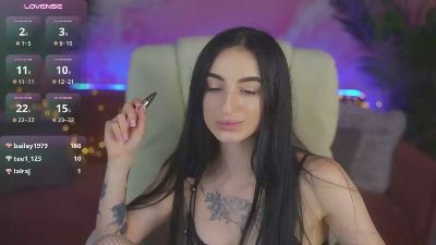 EmilyyMoon live cam on Cam4