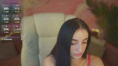 EmilyyMoon live cam on Cam4