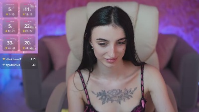 EmilyyMoon live cam on Cam4