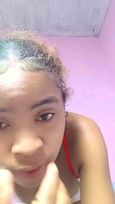 Emina live cam on Cam4