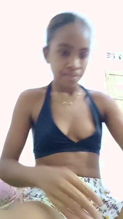 Emina live cam on Cam4