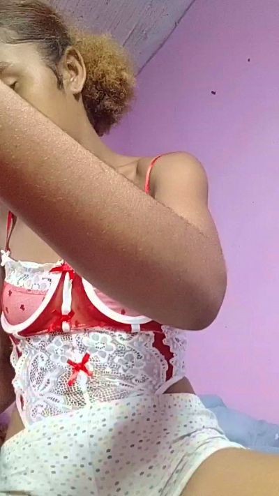 Emina live cam on Cam4