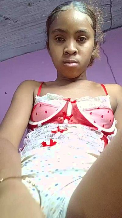 Emina live cam on Cam4