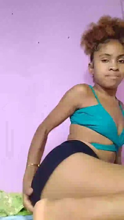 Emina live cam on Cam4
