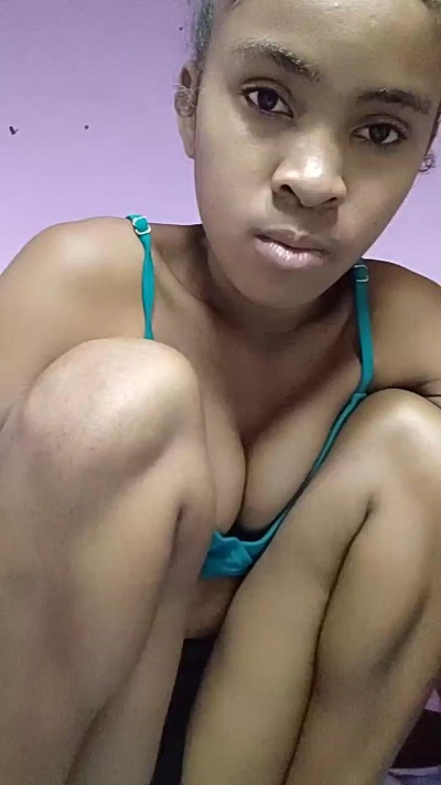 Emina live cam on Cam4