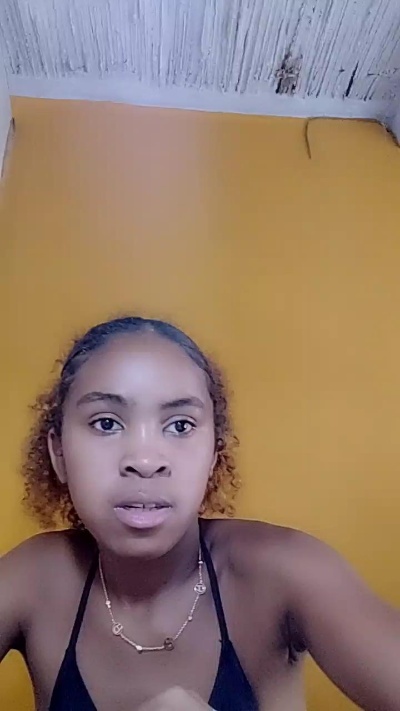Emina live cam on Cam4