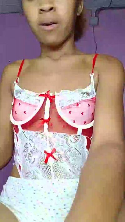 Emina live cam on Cam4