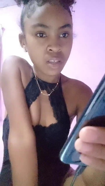Emina live cam on Cam4