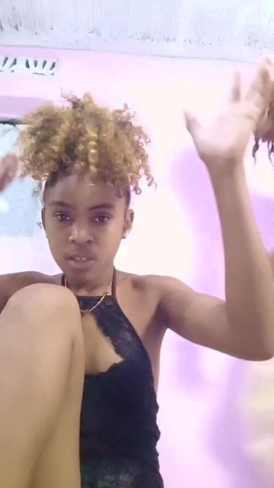 Emina live cam on Cam4