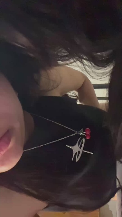 Emma557 live cam on Cam4