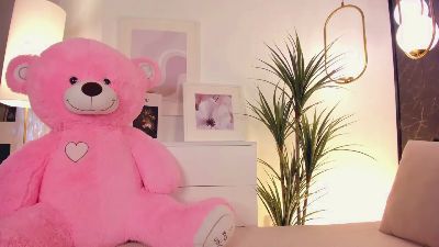 EmmaBloomm live cam on Cam4
