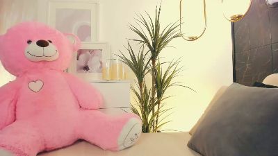 EmmaBloomm live cam on Cam4