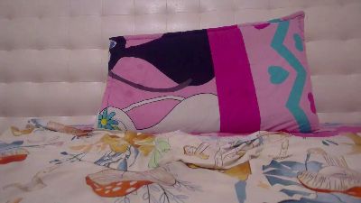 EmmaHerby live cam on Cam4