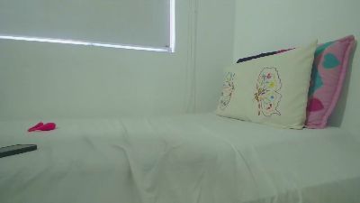 EmmaHerby live cam on Cam4
