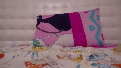 EmmaHerby live cam on Cam4