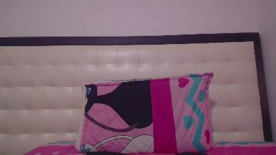 EmmaHerby live cam on Cam4