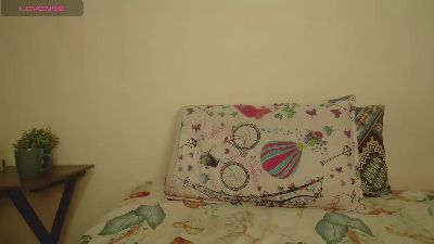 EmmaHerby live cam on Cam4
