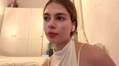 Profile and Statistics for EmmaKerins on Cam4