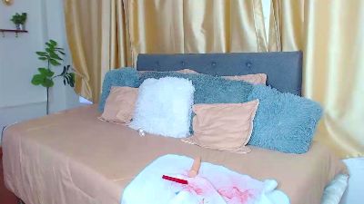 Emma_hassani live cam on Cam4