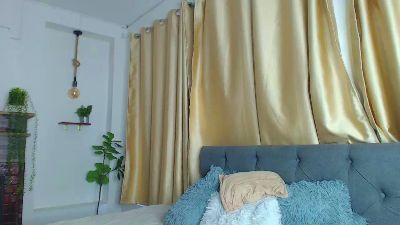 Emma_hassani live cam on Cam4