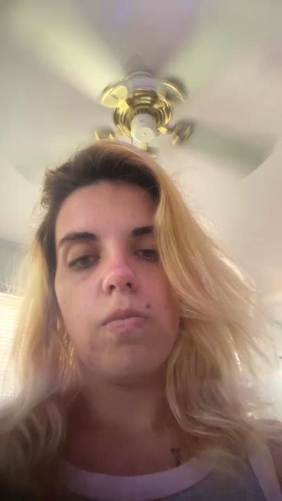 Emmataylor4u live cam on Cam4