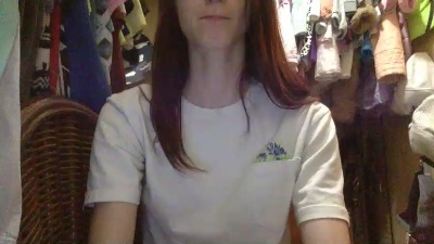 Emmihugs19 live cam on Cam4