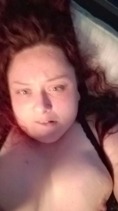 Emmybaby2324 live cam on Cam4