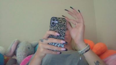 Emwarr1998 live cam on Cam4