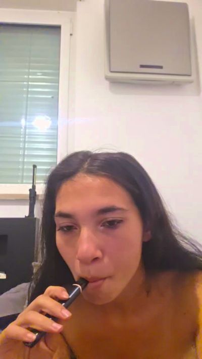 Emylia50 live cam on Cam4
